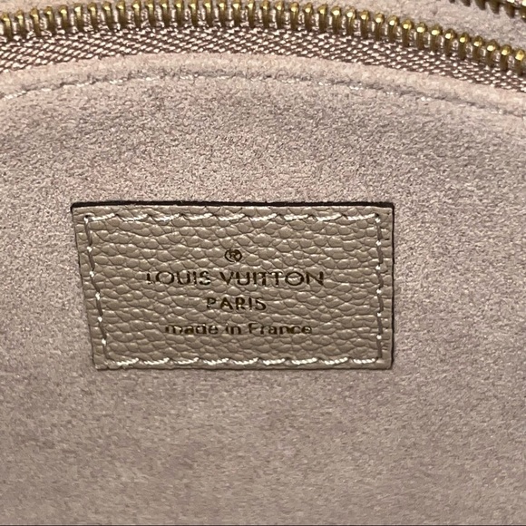 LV Onthego PM - Picture 8 of 10